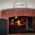 Hvordan fungerer en pyrolyse-funktion på en indbygningsovn?